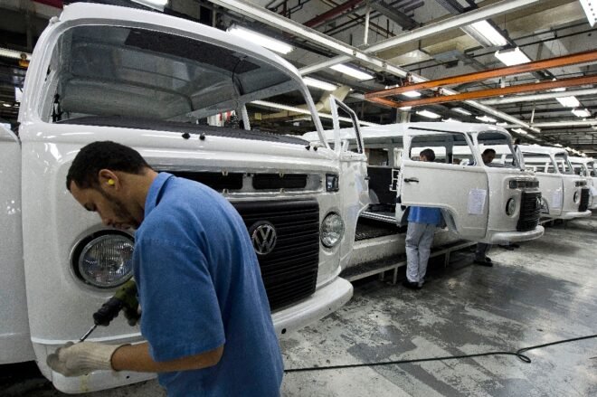 Volkswagen Brasil suspenderá su producción 12 días por la pandemia