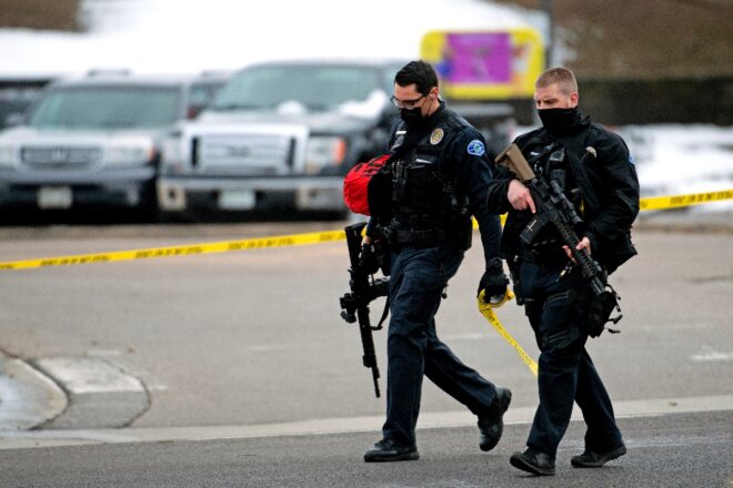 Diez muertos tras un tiroteo en un supermercado de Colorado
