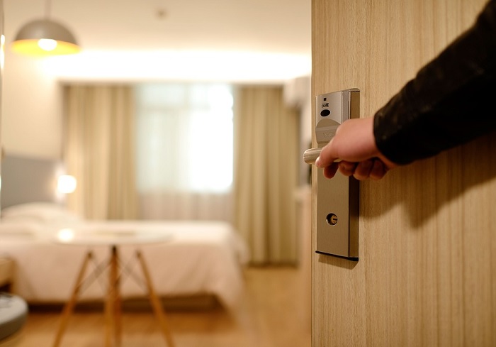 Hoteleros piden que personas con reservas puedan circular