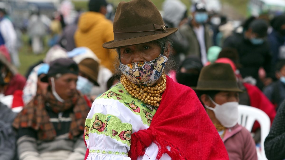 Candidatos a presidencia de Ecuador coinciden en defensa del ambiente en actos de campaña en zonas indígenas
