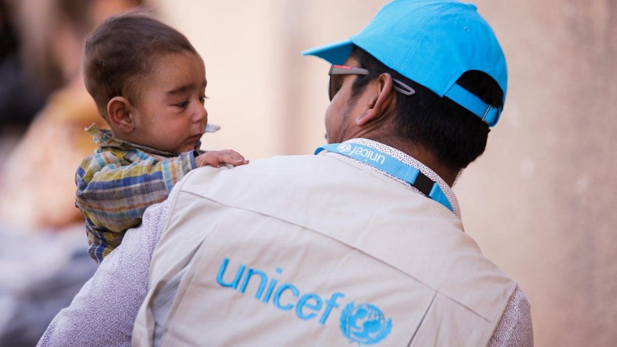 UNICEF: uno de cada ocho países gasta más en deuda que en servicios sociales