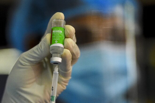 El mayor fabricante de vacunas anticovid del mundo dice que necesita fondos del gobierno indio