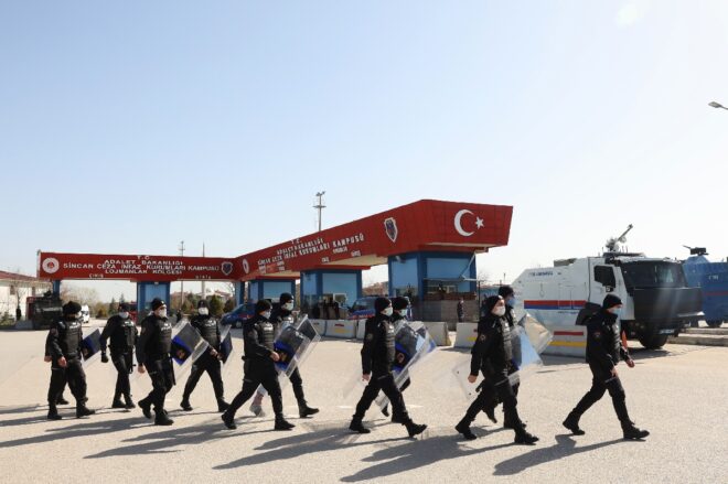 Cadena perpetua para 32 exmilitares en Turquía por participación en el golpe de 2016
