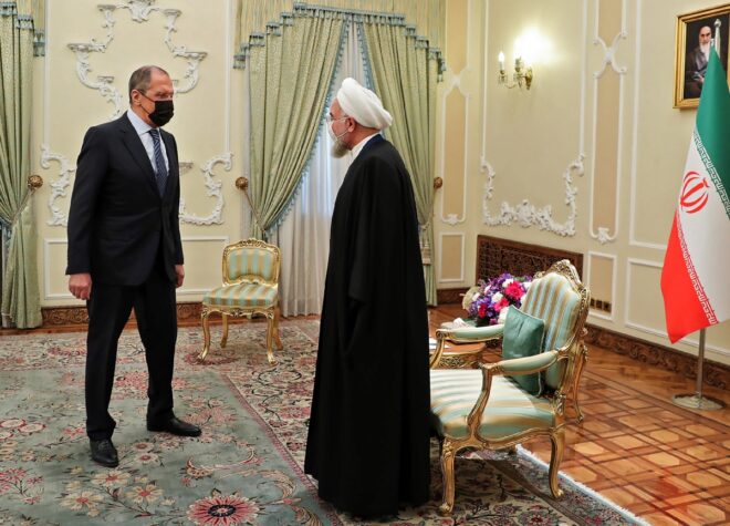 Rusia e Irán se unen frente a Occidente por el programa nuclear de Teherán