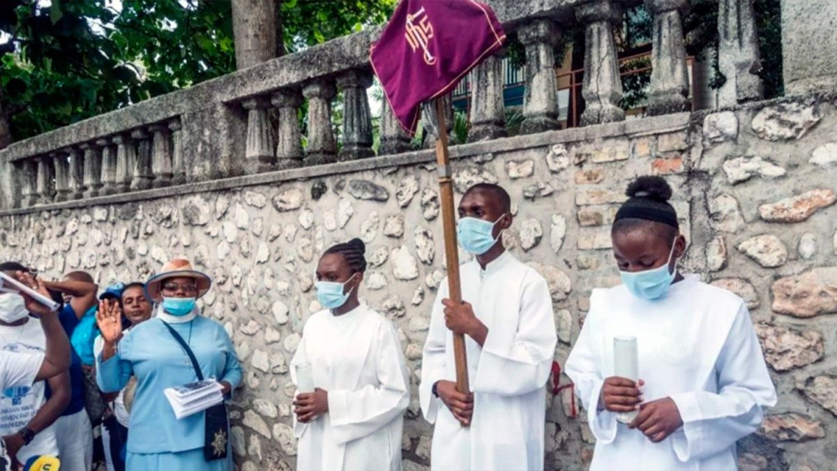 El CELAM repudia el secuestro de siete religiosos y tres laicos en Haití