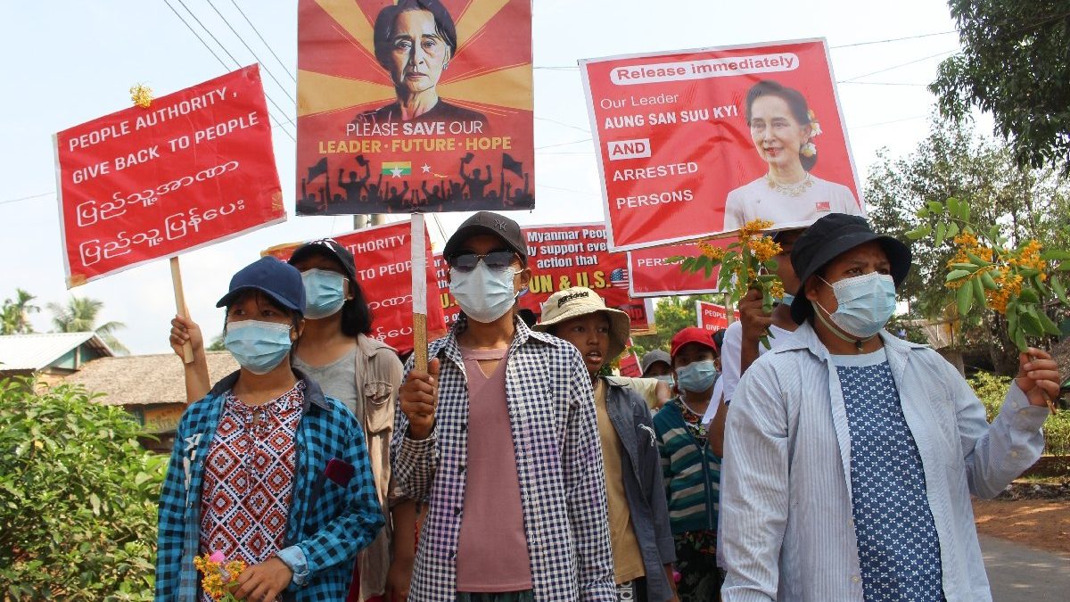 Diputados derrocados de Birmania forman un gobierno fantasma