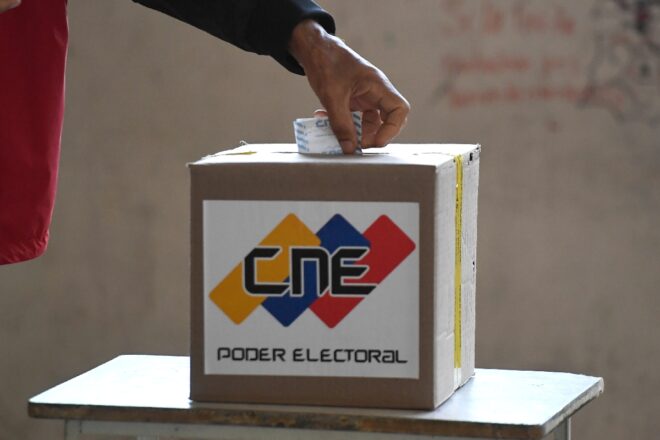 Venezuela convoca elecciones regionales entre llamados a diálogo