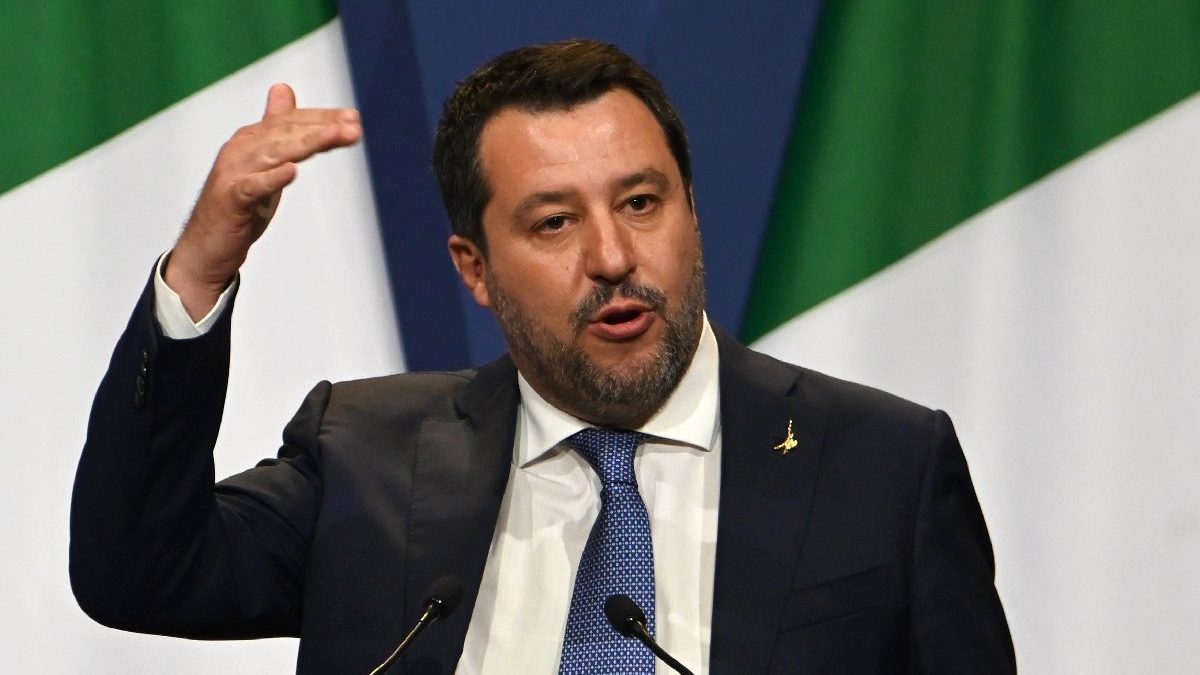 El líder ultraderechista italiano evita un nuevo juicio por retención de migrantes