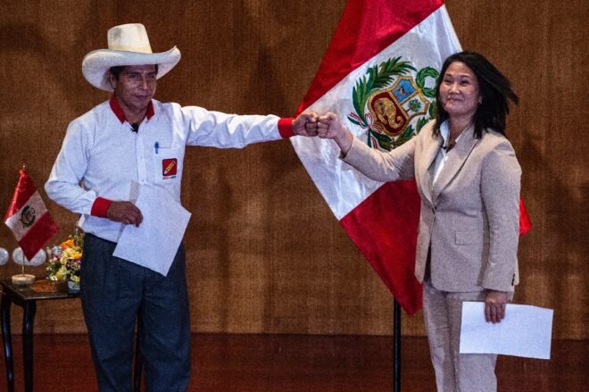 Candidatos Castillo y Keiko Fujimori sellan juramento de respeto a la democracia en Perú