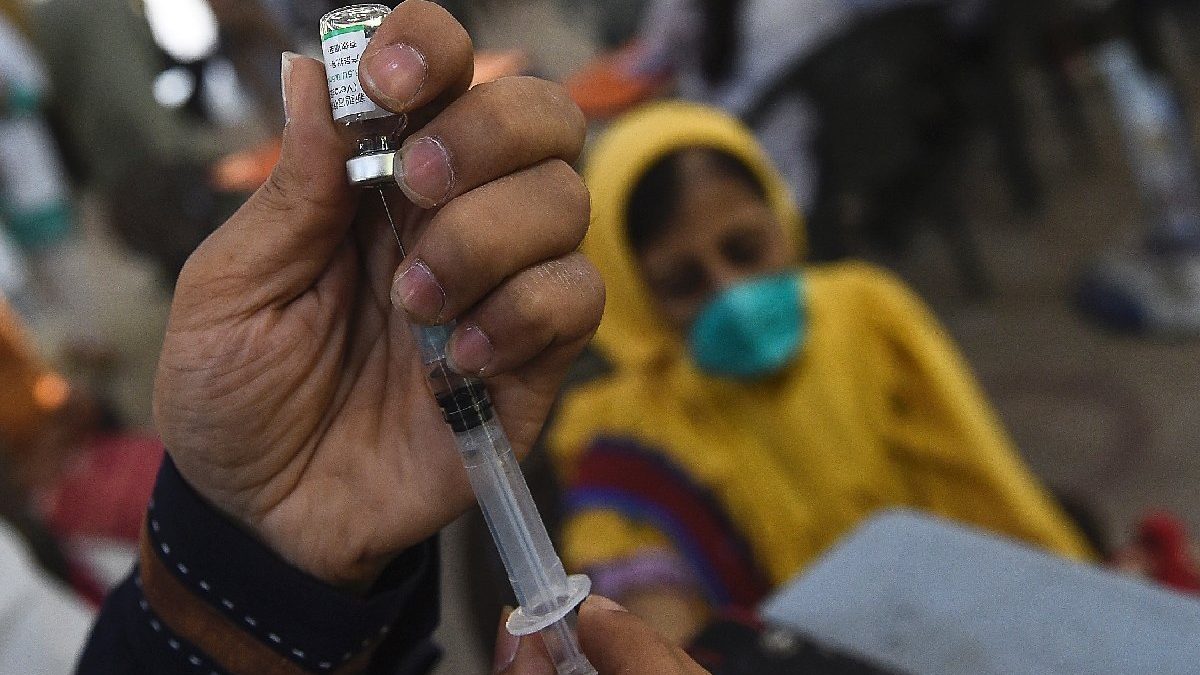 La industria farmacéutica pide que se compartan las dosis de vacunas anticoronavirus