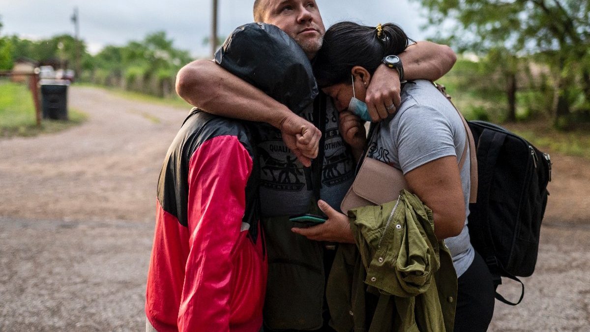“¡No te vayas!”, la súplica de un niño abandonado en la frontera México-EEUU