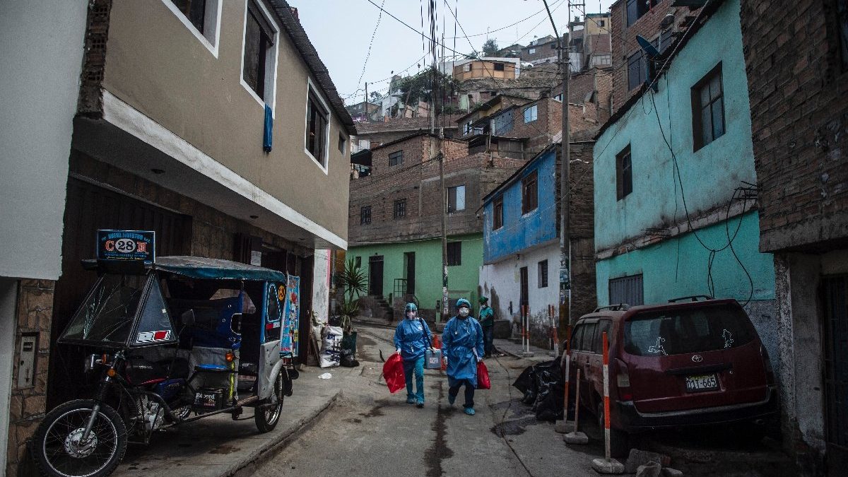 Perú extiende prohibición de usar autos particulares los domingos por la pandemia