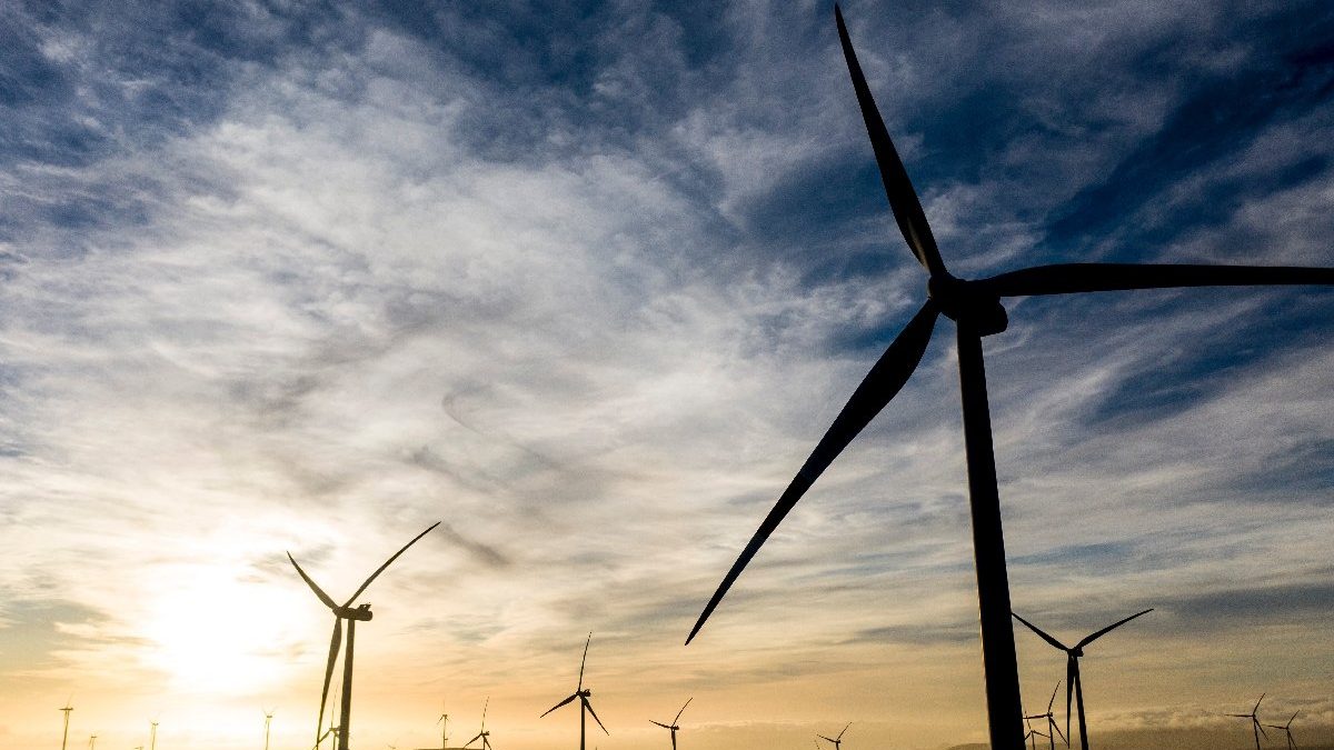 Chile lanza foro de energías limpias en pleno debate sobre su gestión de recursos naturales