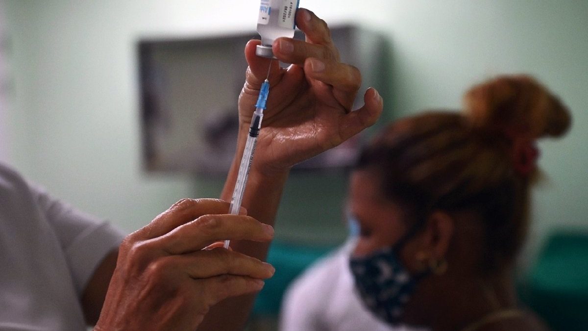 Cuba dice estar en contacto con “más de 30 países” por sus vacunas