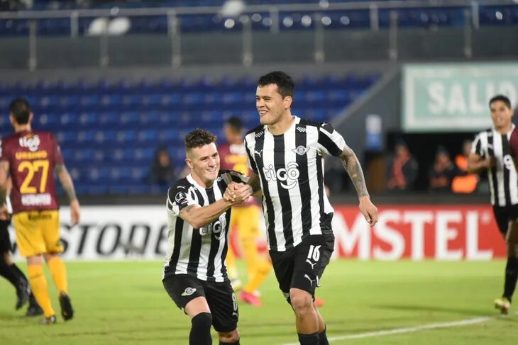 Libertad golea a The Strongest y clasifica a octavos