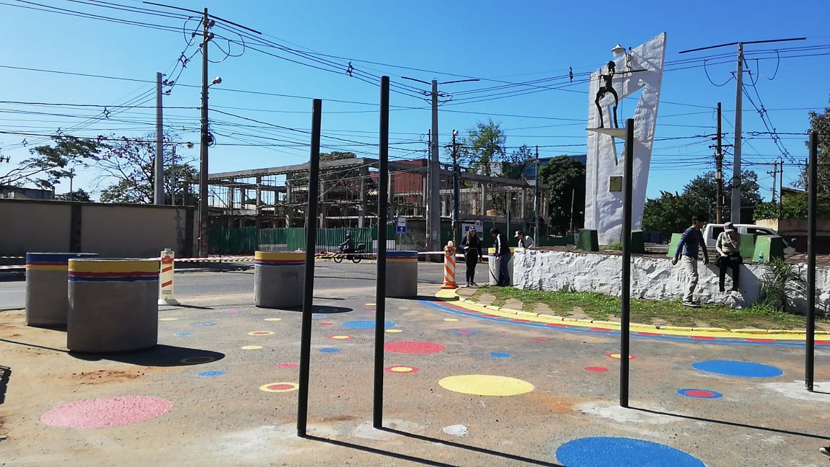 Intendente fernandino se hace cargo de construcción de plazas en calles