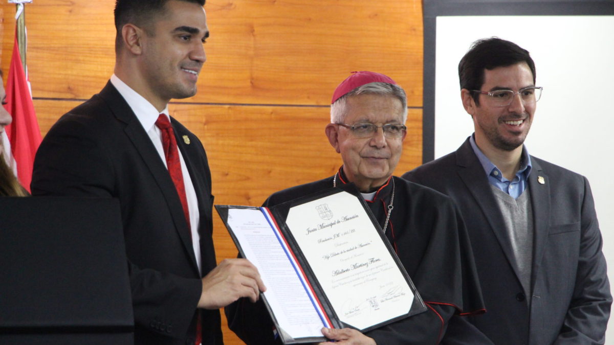 Monseñor Adalberto es nombrado “Hijo Dilecto de Asunción”