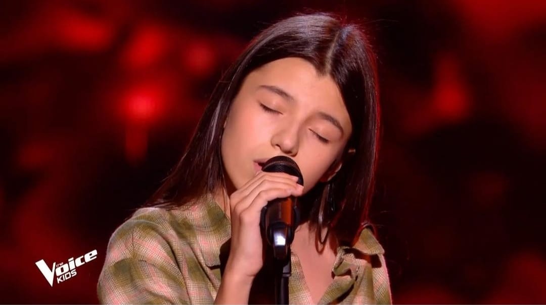Hija de paraguayo sorprende en The Voice Kids Francia