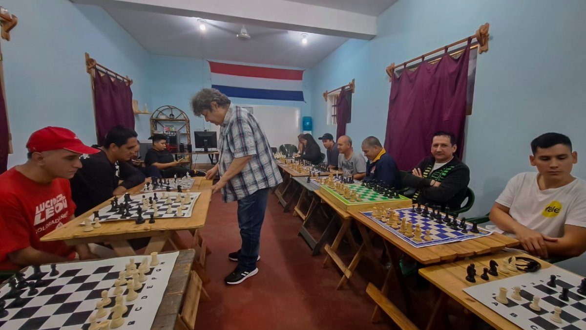 Inauguran un «Club de ajedrez» en el penal Esperanza