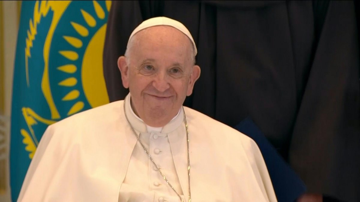 El Papa Francisco se despidió de Kazajistán