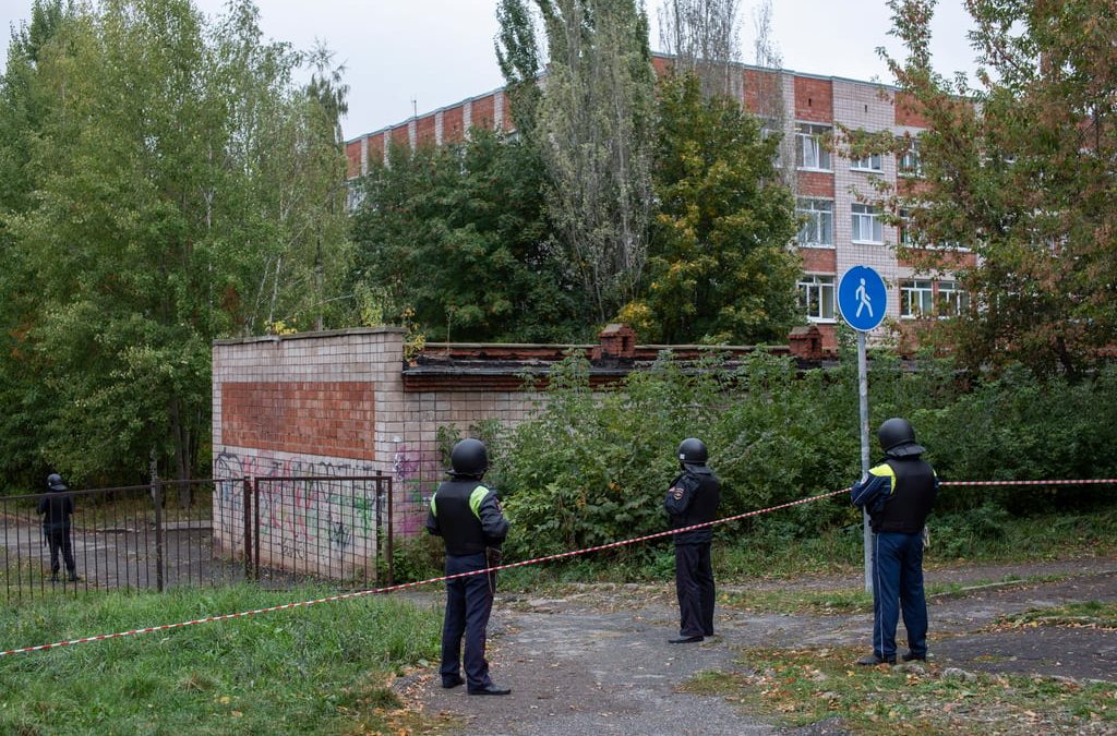 Atacan una escuela en Rusia