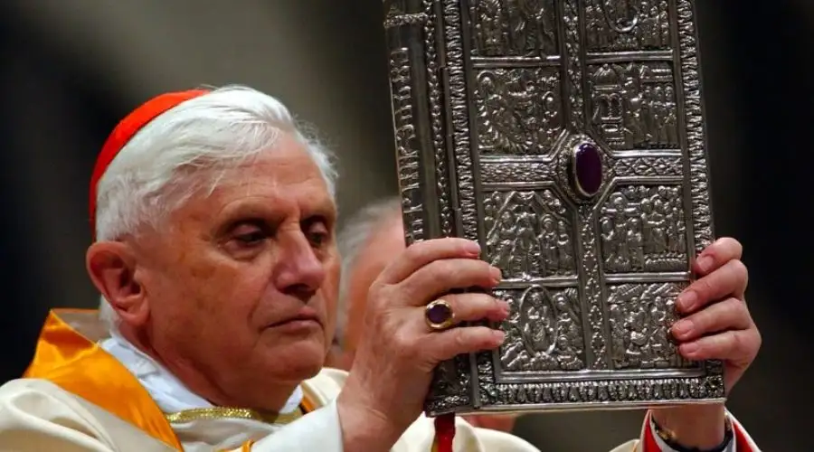Benedicto XVI, 1927-2022: Su vida y legado