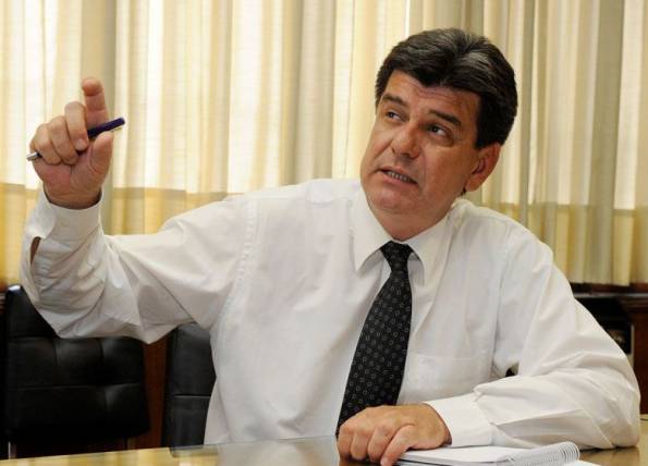 Efraín Alegre: “El Partido Colorado no es el enemigo de Paraguay, el enemigo es el dinero sucio de la mafia”