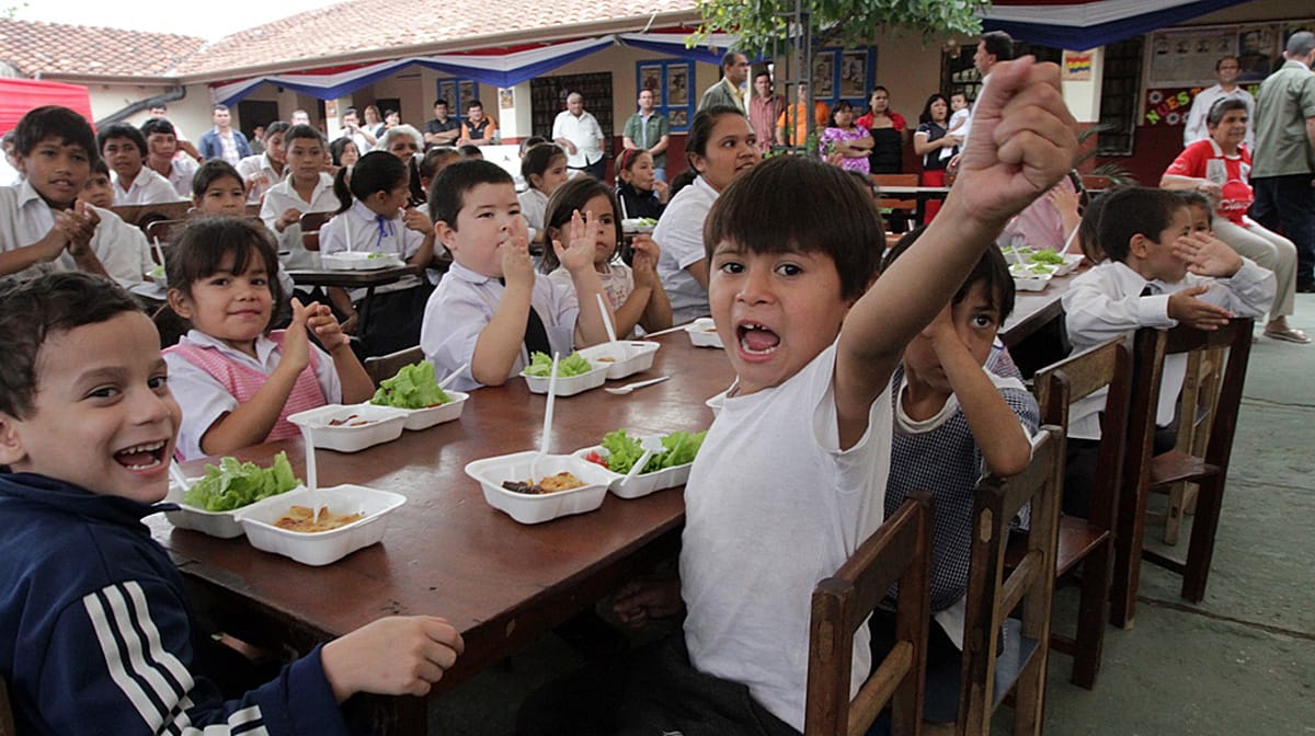 Almuerzos escolares son inconstantes e «incomibles»