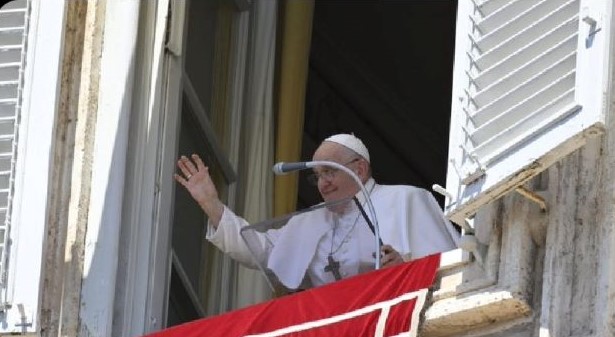El Papa: Como María, cuando nos inclinamos, es cuando subimos