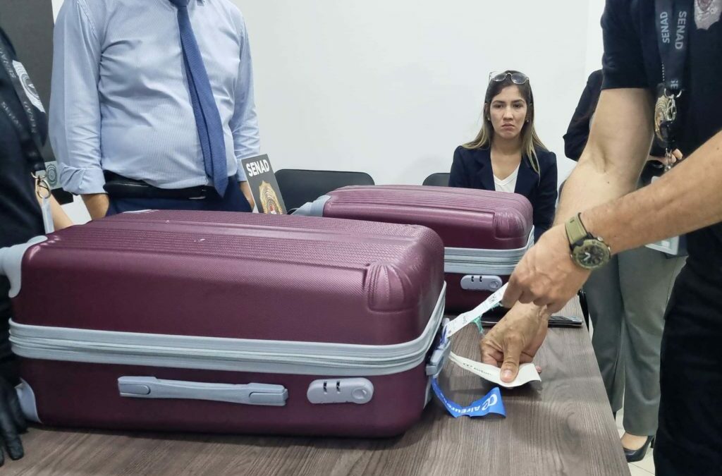 Mujer es detenida en el aeropuerto con 11 kilos de cocaína