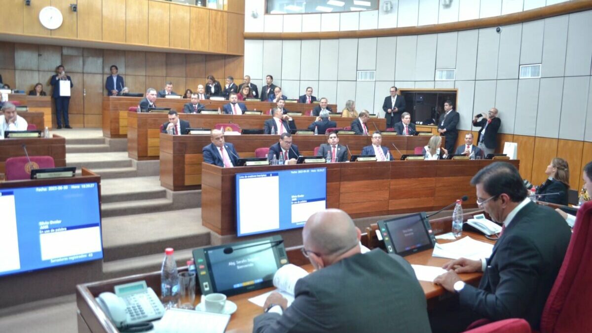 Opositores están de acuerdo con aumentar a “mayoría absoluta” para la pérdida de investidura