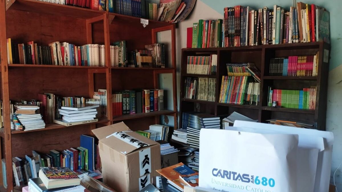 Radio Cáritas-UC se suma a la iniciativa de una biblioteca en el Bañado Sur