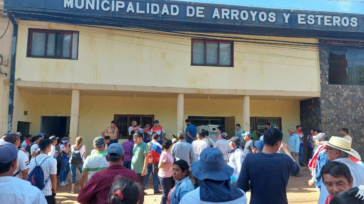 Reprimidos por exigir la suspensión del vertedero en Arroyos y Esteros