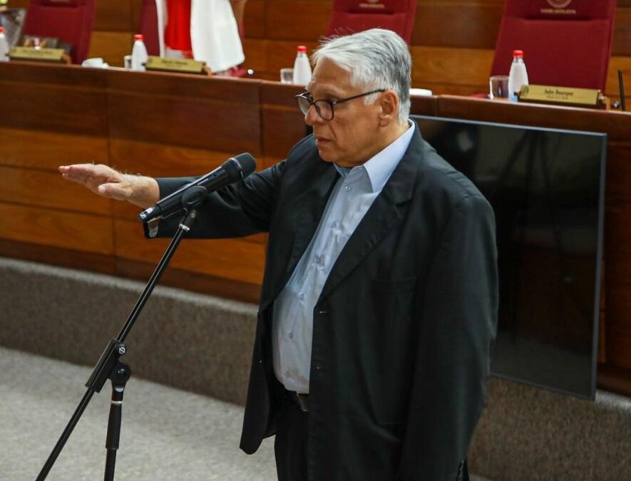 Senador suplente espera que «expulsión» de Kattya sea temporal