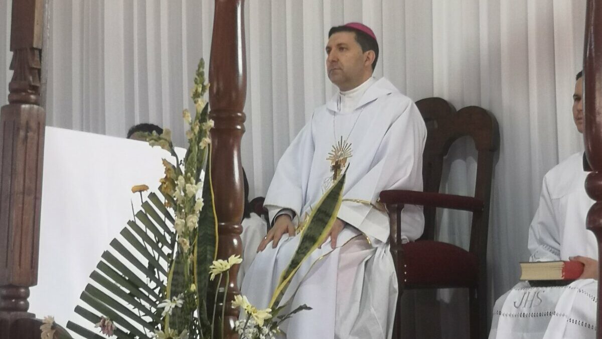 El Nuncio inicia su misión con emotivas palabras de esperanzas y fe durante su primera celebración en Paraguay