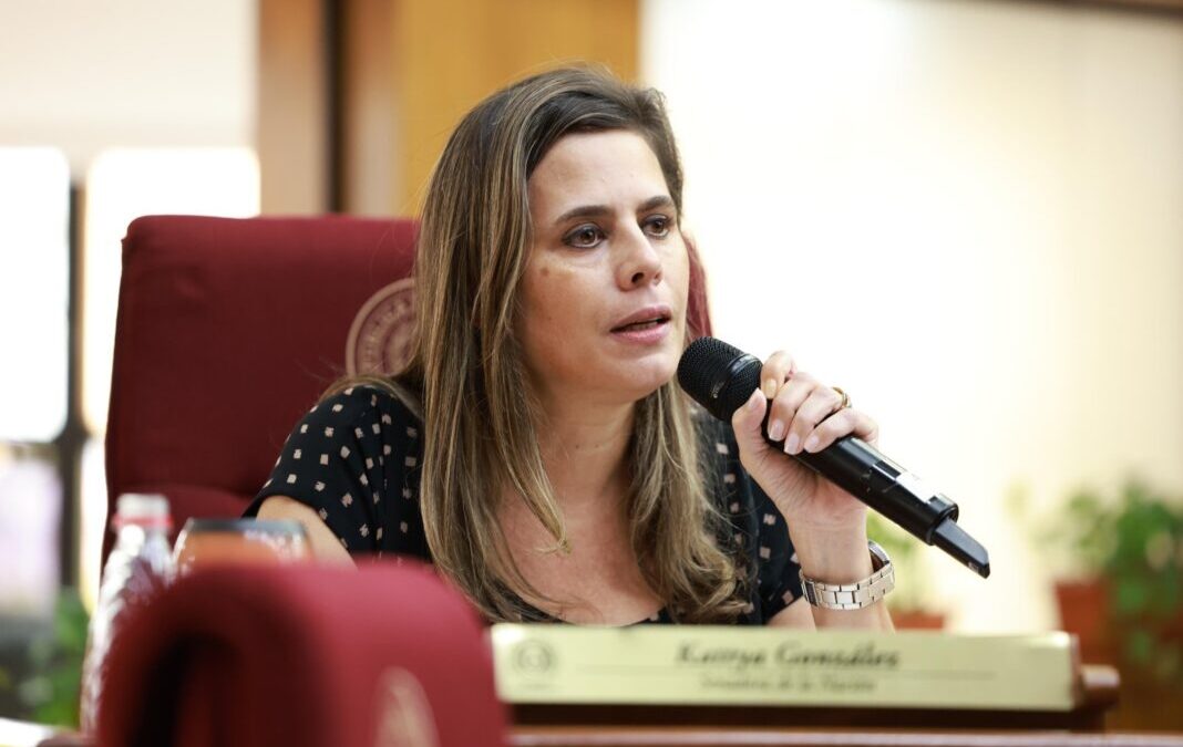 Kattya González: “Me amenazaron con una orden de allanar mi casa”