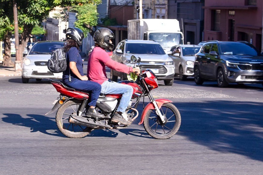 Alientan a motociclistas a instruirse bien antes de manejar