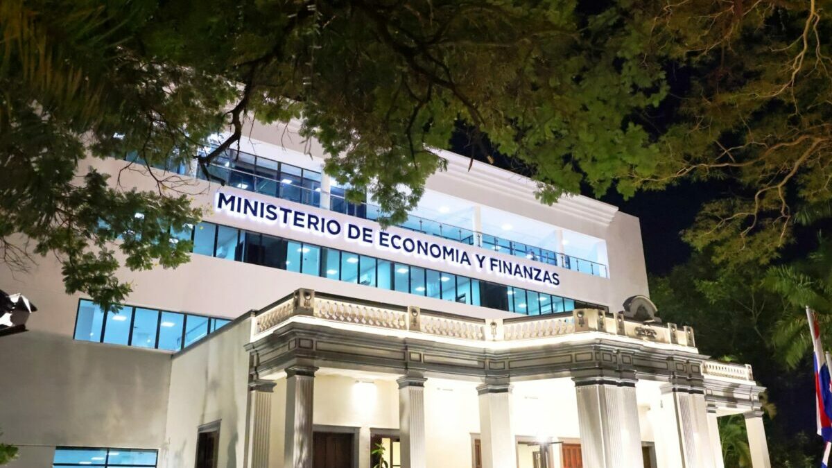 Caja Fiscal podría colapsar dentro de tres años, según el MEF