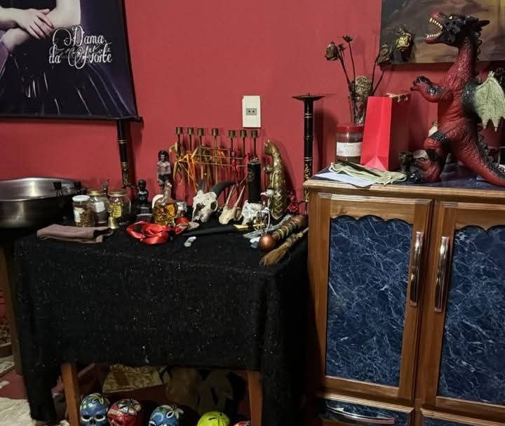 Rescatan a menores vulnerables dentro de un templo satánico