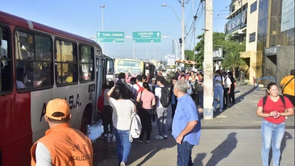 Paro de buses: 66% tratará de llegar a su trabajo como sea