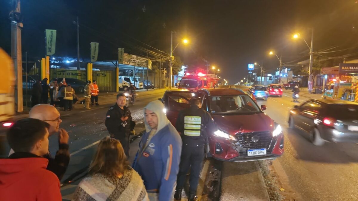Accidente sobre Acceso Sur dejó dos mujeres heridas