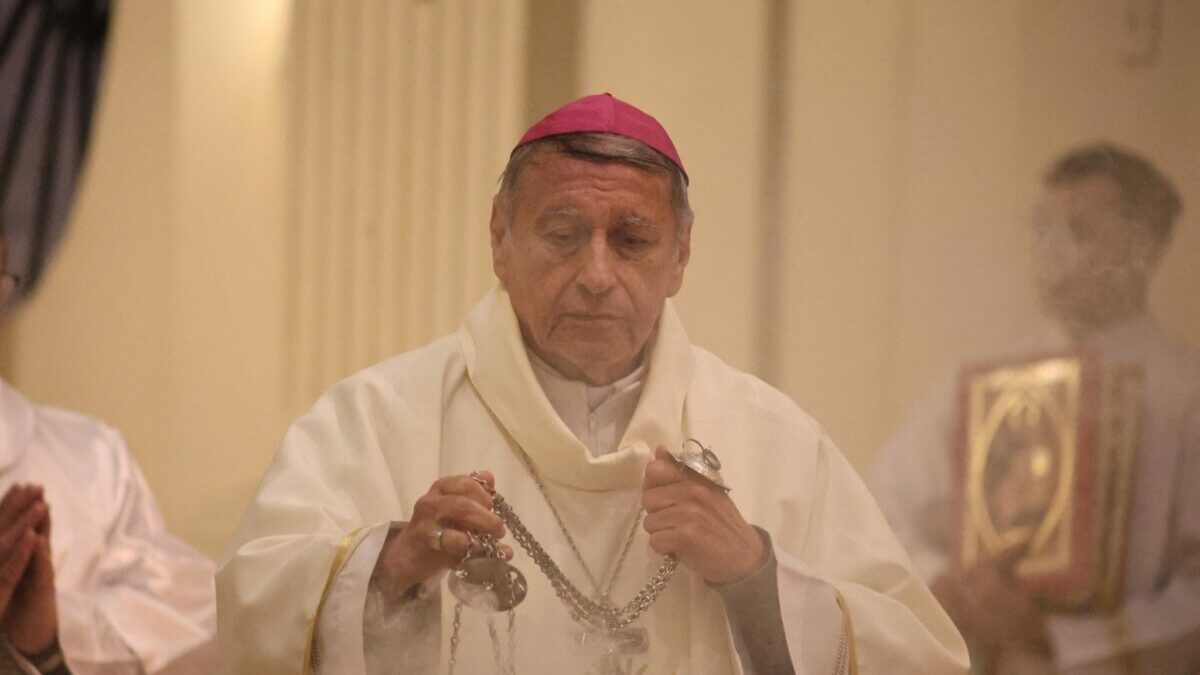 Monseñor Ricardo Valenzuela: poner a la persona en el centro para vencer las adicciones