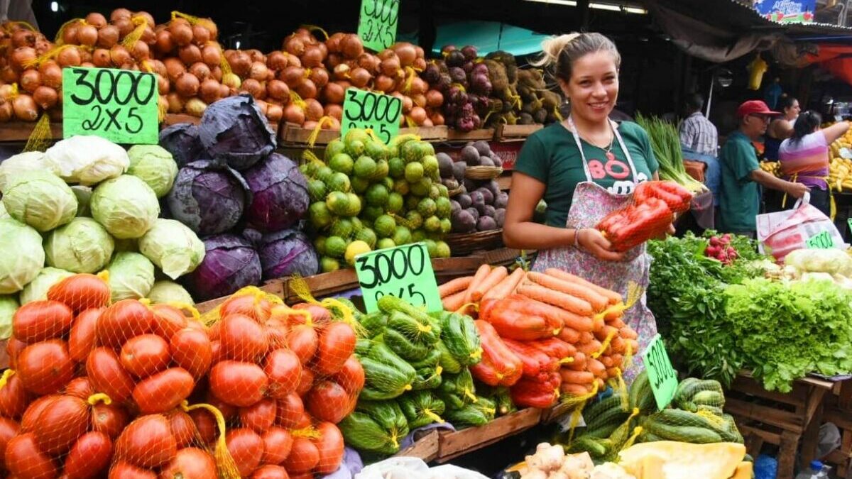 Promueven bancarización de comerciantes para evitar usura