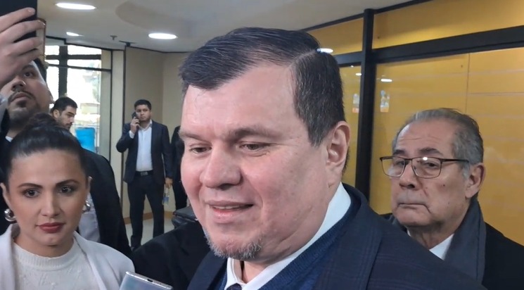 Dionisio a Coto: “Hasta compromiso con la dictadura tiene”