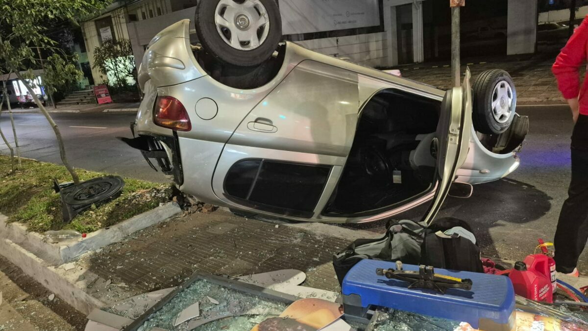 Estrepitoso vuelco no dejó lesionados en Asunción
