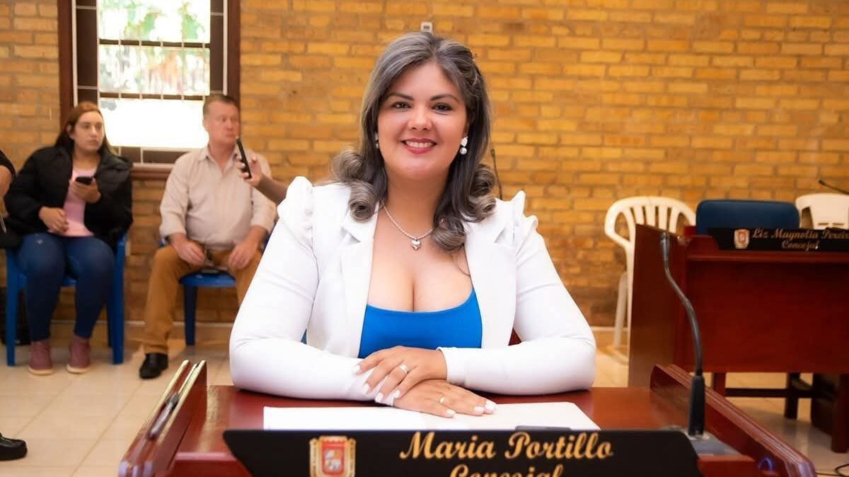 María Portillo jura como intendenta interina de CDE