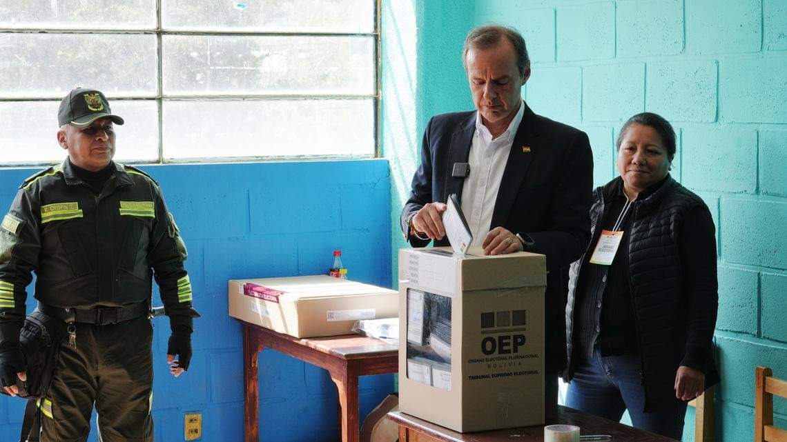 Bolivia vive una elección histórica sin el MAS tras 20 años