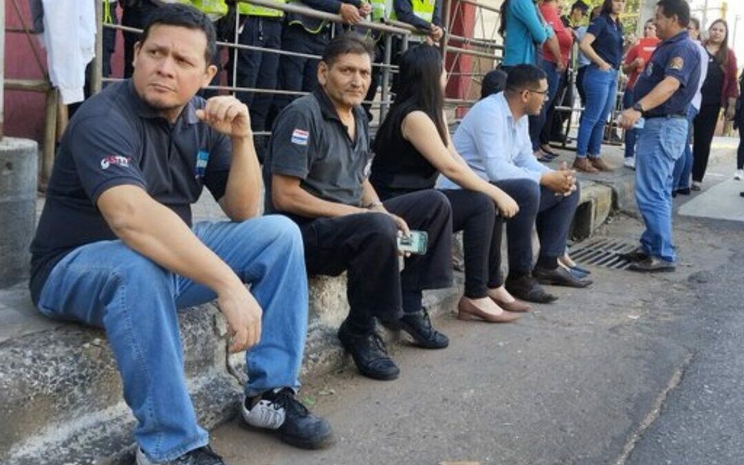 Trabajadores penitenciarios se manifestaron y podrían endurecer medidas