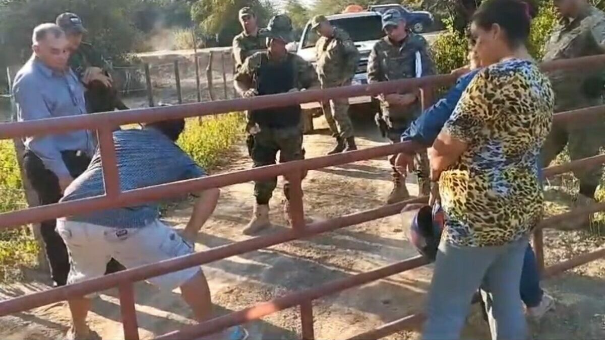 Octogenaria denuncia a senador de supuesta invasión de propiedad
