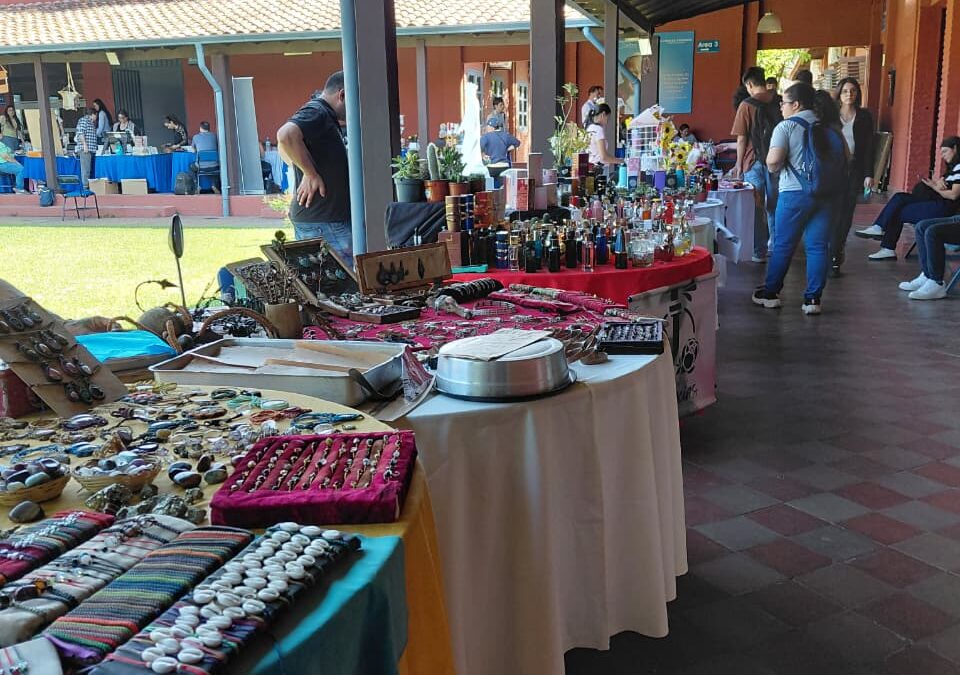 Feria universitaria impulsa el talento emprendedor paraguayo